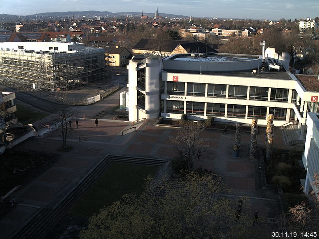 Foto der Webcam: Verwaltungsgebäude, Innenhof mit Audimax, Hörsaal-Gebäude 1