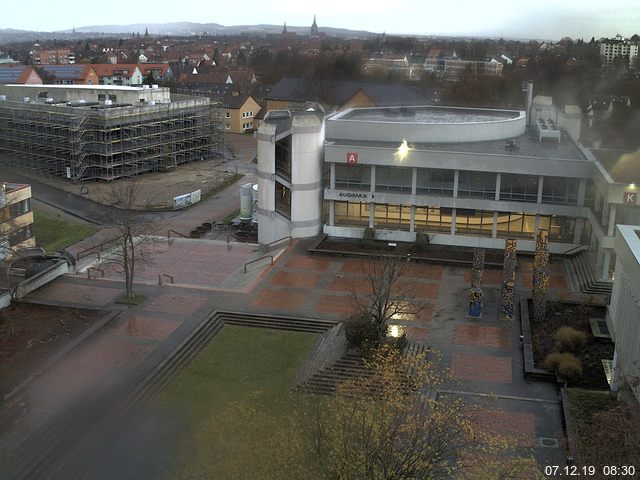 Foto der Webcam: Verwaltungsgebäude, Innenhof mit Audimax, Hörsaal-Gebäude 1