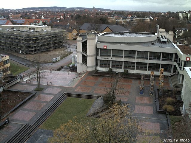 Foto der Webcam: Verwaltungsgebäude, Innenhof mit Audimax, Hörsaal-Gebäude 1