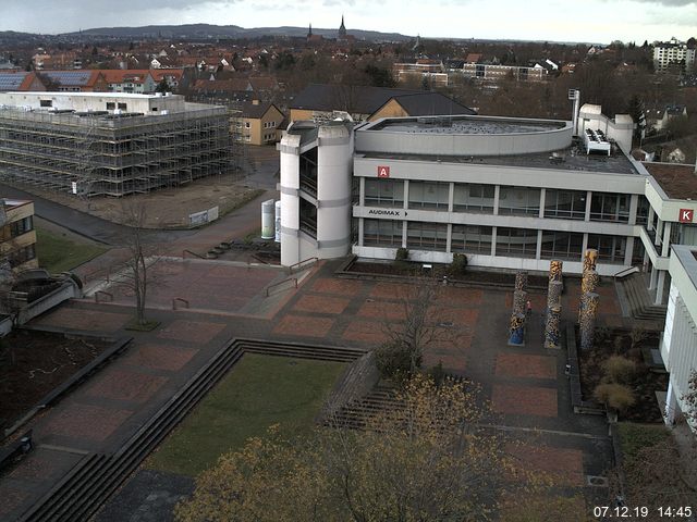 Foto der Webcam: Verwaltungsgebäude, Innenhof mit Audimax, Hörsaal-Gebäude 1