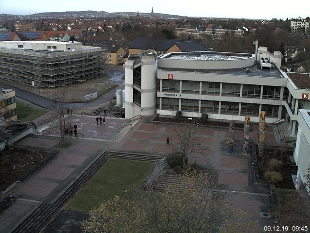 Foto der Webcam: Verwaltungsgebäude, Innenhof mit Audimax, Hörsaal-Gebäude 1