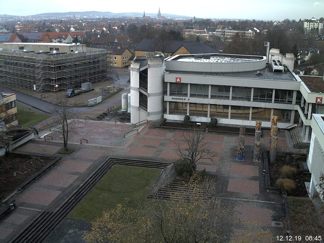 Foto der Webcam: Verwaltungsgebäude, Innenhof mit Audimax, Hörsaal-Gebäude 1