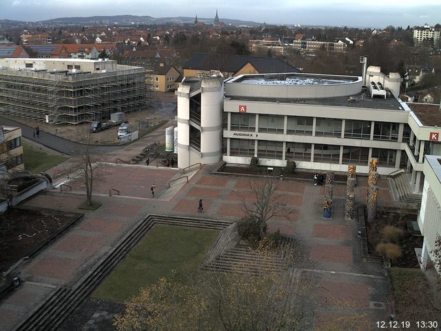 Foto der Webcam: Verwaltungsgebäude, Innenhof mit Audimax, Hörsaal-Gebäude 1