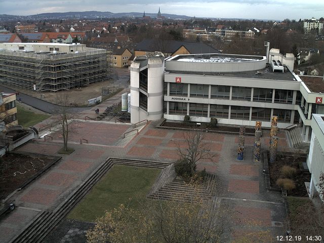 Foto der Webcam: Verwaltungsgebäude, Innenhof mit Audimax, Hörsaal-Gebäude 1