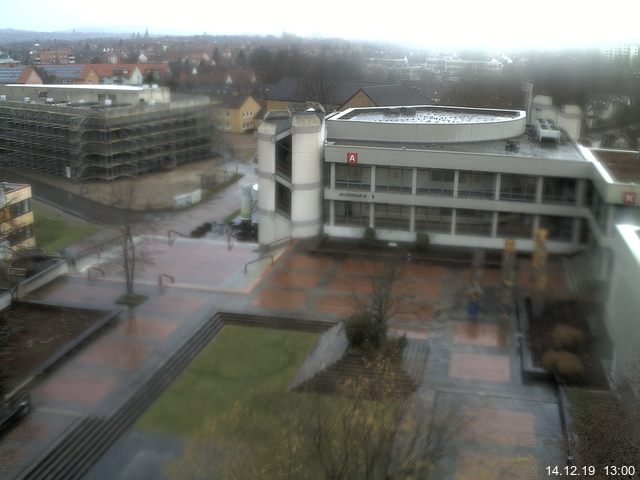 Foto der Webcam: Verwaltungsgebäude, Innenhof mit Audimax, Hörsaal-Gebäude 1