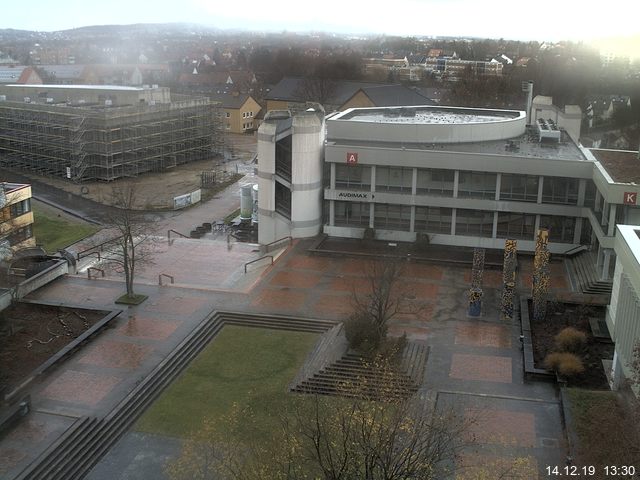 Foto der Webcam: Verwaltungsgebäude, Innenhof mit Audimax, Hörsaal-Gebäude 1