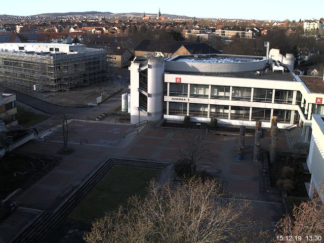 Foto der Webcam: Verwaltungsgebäude, Innenhof mit Audimax, Hörsaal-Gebäude 1