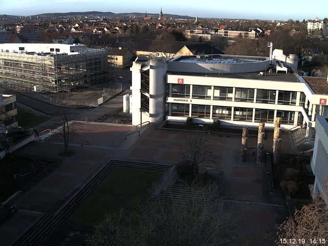 Foto der Webcam: Verwaltungsgebäude, Innenhof mit Audimax, Hörsaal-Gebäude 1