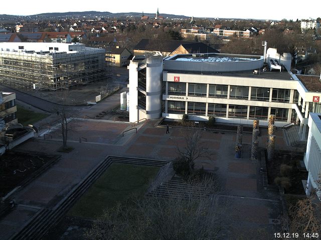 Foto der Webcam: Verwaltungsgebäude, Innenhof mit Audimax, Hörsaal-Gebäude 1