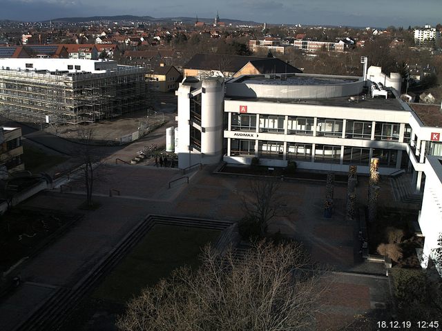 Foto der Webcam: Verwaltungsgebäude, Innenhof mit Audimax, Hörsaal-Gebäude 1