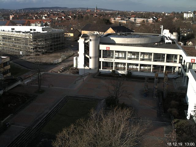 Foto der Webcam: Verwaltungsgebäude, Innenhof mit Audimax, Hörsaal-Gebäude 1