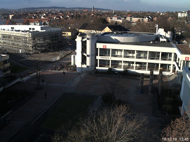 Foto der Webcam: Verwaltungsgebäude, Innenhof mit Audimax, Hörsaal-Gebäude 1