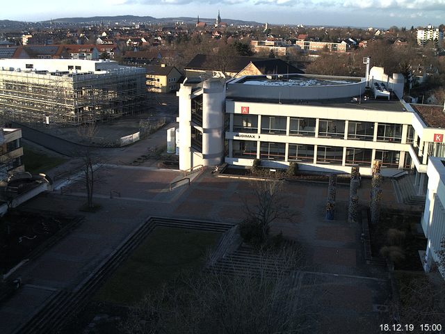 Foto der Webcam: Verwaltungsgebäude, Innenhof mit Audimax, Hörsaal-Gebäude 1