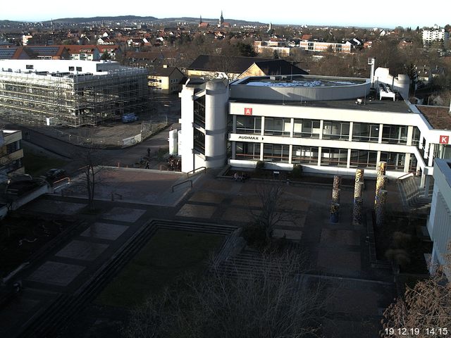 Foto der Webcam: Verwaltungsgebäude, Innenhof mit Audimax, Hörsaal-Gebäude 1