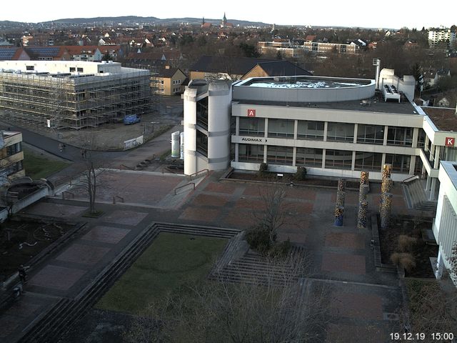 Foto der Webcam: Verwaltungsgebäude, Innenhof mit Audimax, Hörsaal-Gebäude 1