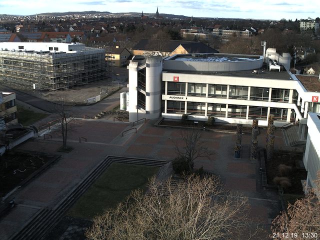 Foto der Webcam: Verwaltungsgebäude, Innenhof mit Audimax, Hörsaal-Gebäude 1