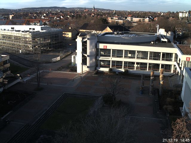 Foto der Webcam: Verwaltungsgebäude, Innenhof mit Audimax, Hörsaal-Gebäude 1