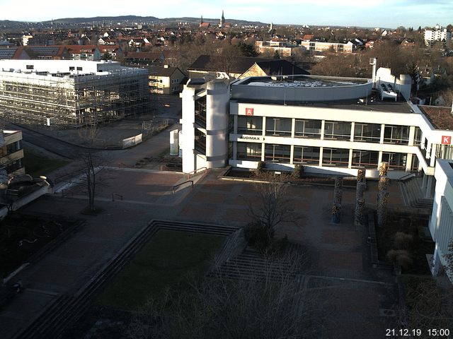 Foto der Webcam: Verwaltungsgebäude, Innenhof mit Audimax, Hörsaal-Gebäude 1