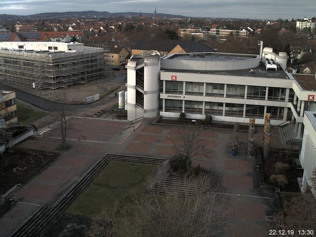 Foto der Webcam: Verwaltungsgebäude, Innenhof mit Audimax, Hörsaal-Gebäude 1