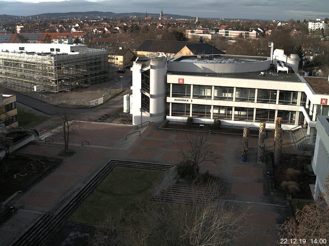 Foto der Webcam: Verwaltungsgebäude, Innenhof mit Audimax, Hörsaal-Gebäude 1