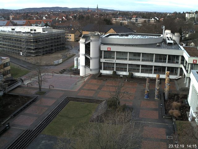 Foto der Webcam: Verwaltungsgebäude, Innenhof mit Audimax, Hörsaal-Gebäude 1