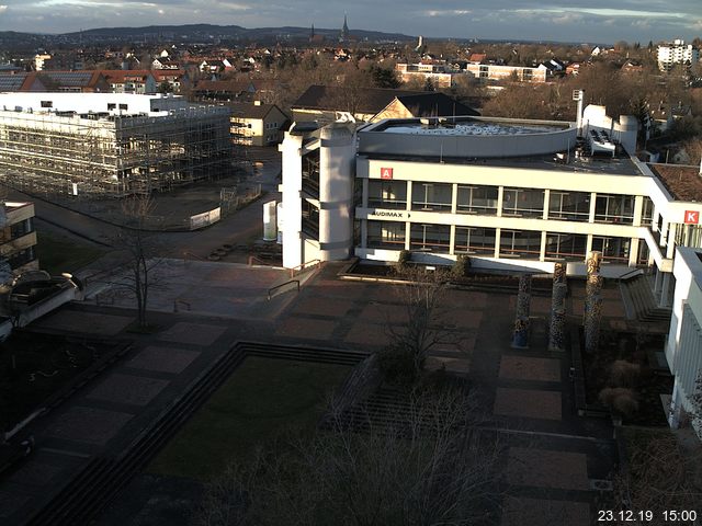 Foto der Webcam: Verwaltungsgebäude, Innenhof mit Audimax, Hörsaal-Gebäude 1