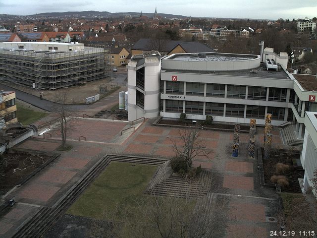 Foto der Webcam: Verwaltungsgebäude, Innenhof mit Audimax, Hörsaal-Gebäude 1