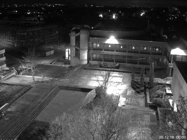 Foto der Webcam: Verwaltungsgebäude, Innenhof mit Audimax, Hörsaal-Gebäude 1