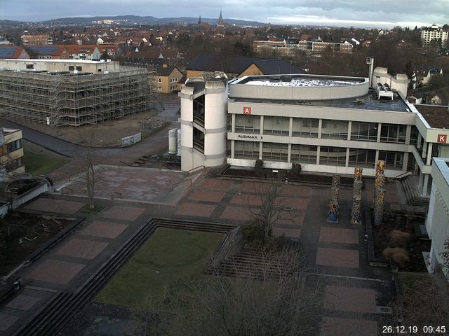 Foto der Webcam: Verwaltungsgebäude, Innenhof mit Audimax, Hörsaal-Gebäude 1