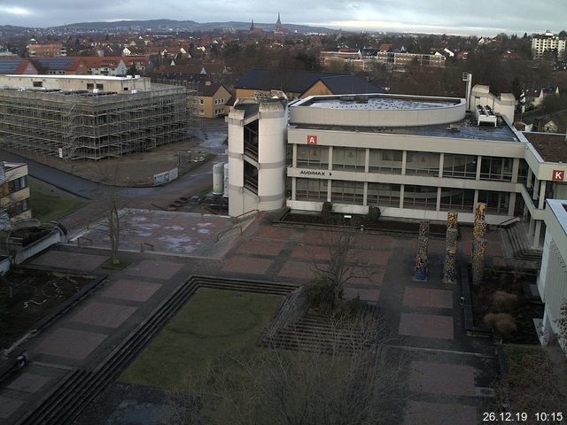 Foto der Webcam: Verwaltungsgebäude, Innenhof mit Audimax, Hörsaal-Gebäude 1