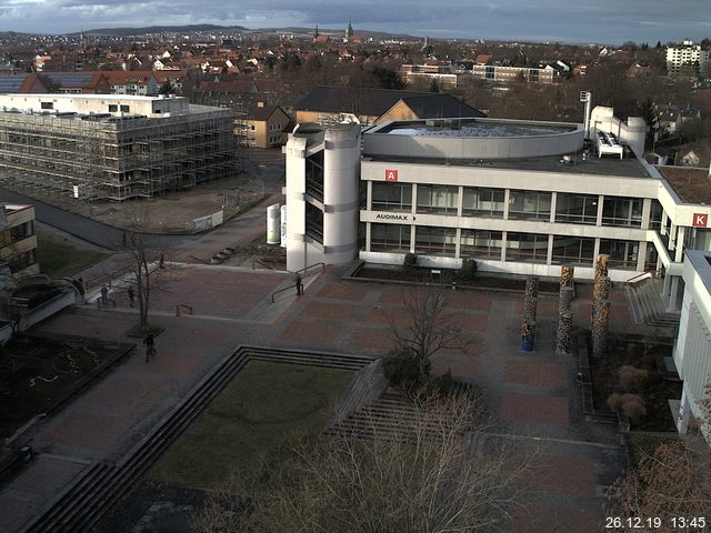 Foto der Webcam: Verwaltungsgebäude, Innenhof mit Audimax, Hörsaal-Gebäude 1