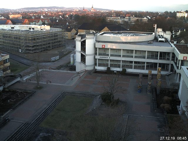 Foto der Webcam: Verwaltungsgebäude, Innenhof mit Audimax, Hörsaal-Gebäude 1