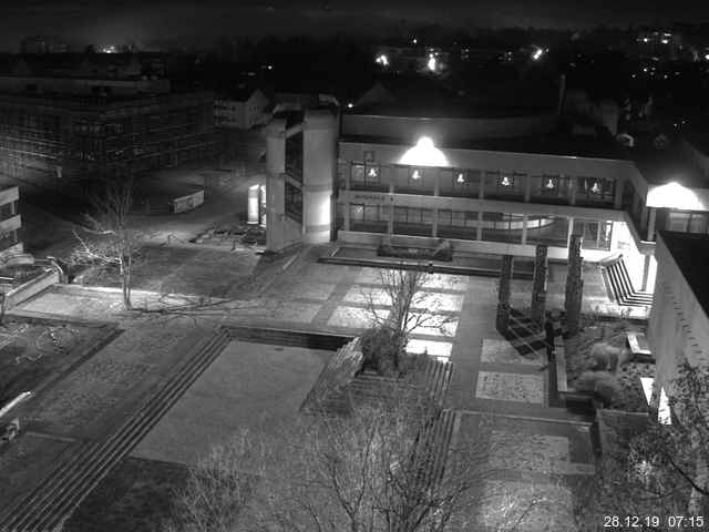 Foto der Webcam: Verwaltungsgebäude, Innenhof mit Audimax, Hörsaal-Gebäude 1