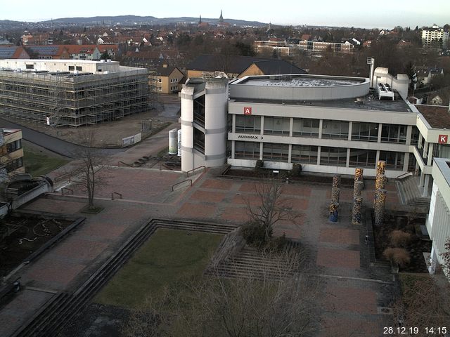 Foto der Webcam: Verwaltungsgebäude, Innenhof mit Audimax, Hörsaal-Gebäude 1