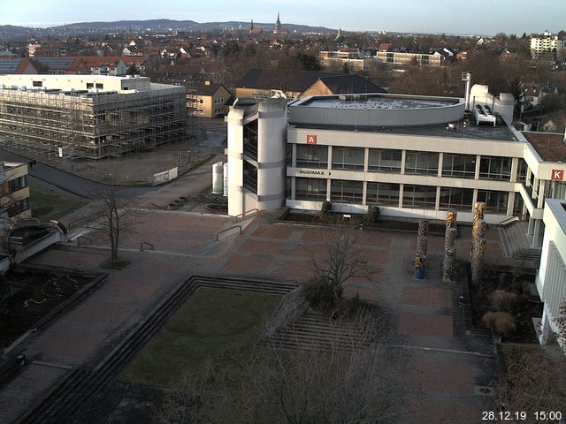 Foto der Webcam: Verwaltungsgebäude, Innenhof mit Audimax, Hörsaal-Gebäude 1