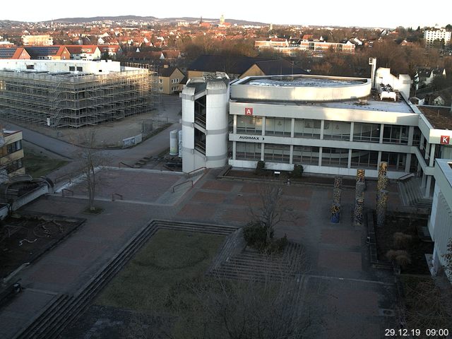 Foto der Webcam: Verwaltungsgebäude, Innenhof mit Audimax, Hörsaal-Gebäude 1