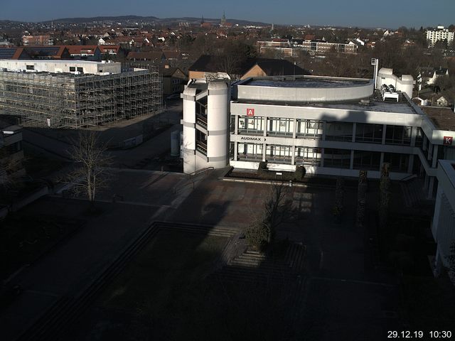 Foto der Webcam: Verwaltungsgebäude, Innenhof mit Audimax, Hörsaal-Gebäude 1