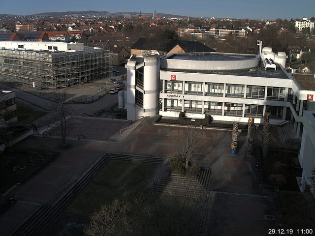 Foto der Webcam: Verwaltungsgebäude, Innenhof mit Audimax, Hörsaal-Gebäude 1