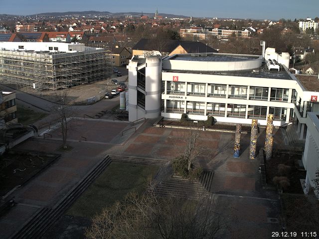 Foto der Webcam: Verwaltungsgebäude, Innenhof mit Audimax, Hörsaal-Gebäude 1