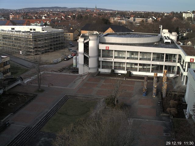 Foto der Webcam: Verwaltungsgebäude, Innenhof mit Audimax, Hörsaal-Gebäude 1