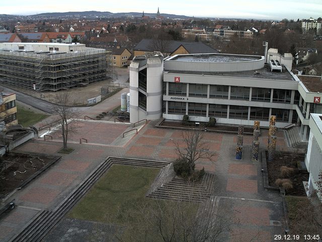 Foto der Webcam: Verwaltungsgebäude, Innenhof mit Audimax, Hörsaal-Gebäude 1