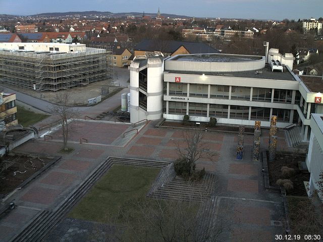 Foto der Webcam: Verwaltungsgebäude, Innenhof mit Audimax, Hörsaal-Gebäude 1