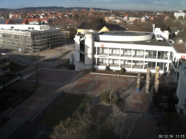 Foto der Webcam: Verwaltungsgebäude, Innenhof mit Audimax, Hörsaal-Gebäude 1