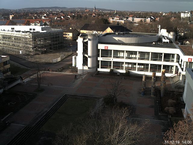 Foto der Webcam: Verwaltungsgebäude, Innenhof mit Audimax, Hörsaal-Gebäude 1