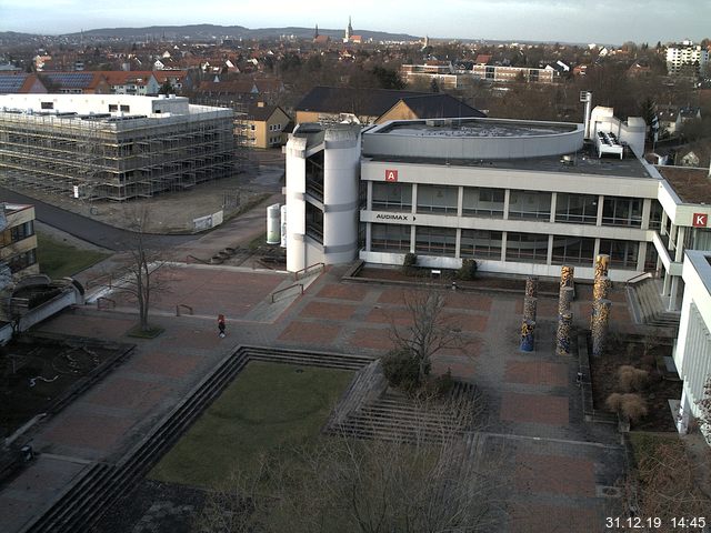 Foto der Webcam: Verwaltungsgebäude, Innenhof mit Audimax, Hörsaal-Gebäude 1