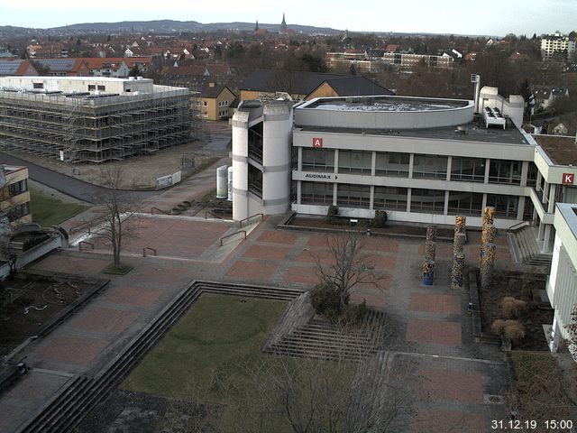 Foto der Webcam: Verwaltungsgebäude, Innenhof mit Audimax, Hörsaal-Gebäude 1