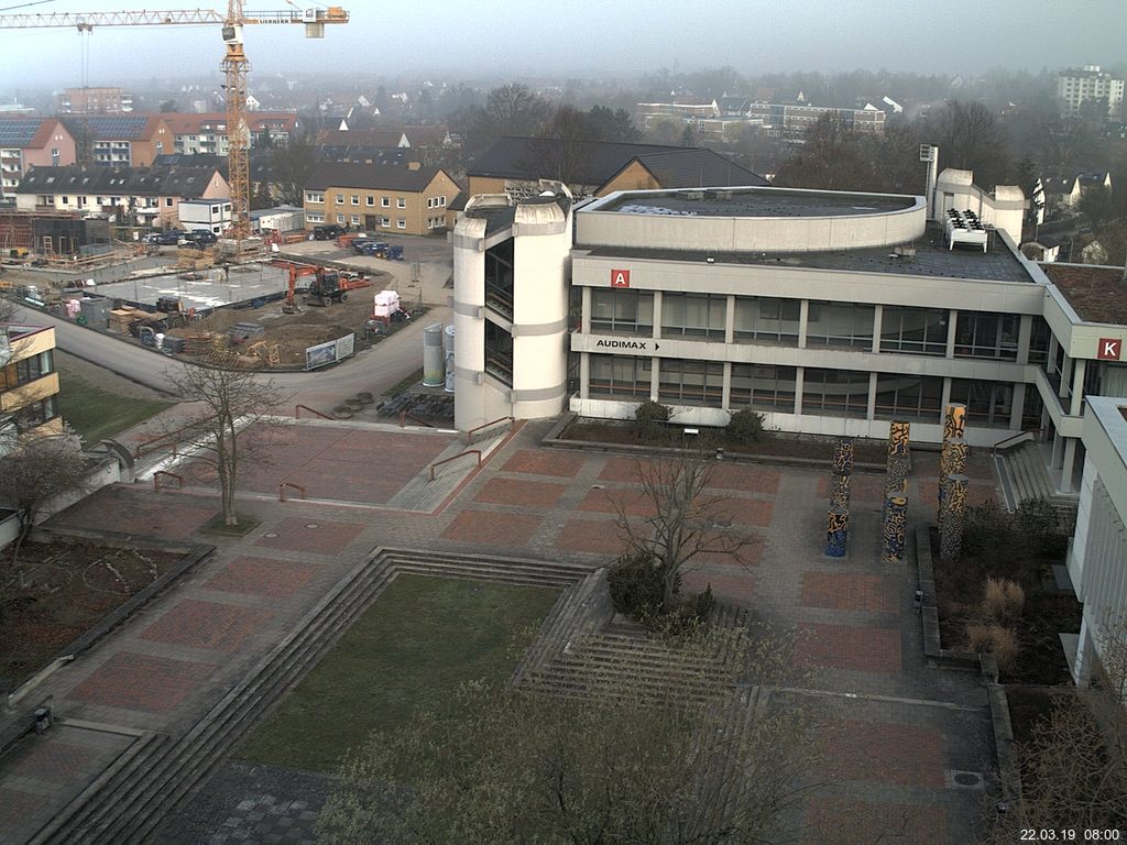 Foto der Webcam: Verwaltungsgebäude, Innenhof mit Audimax, Hörsaal-Gebäude 1