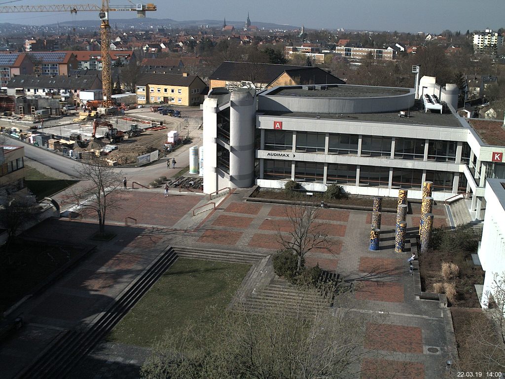 Foto der Webcam: Verwaltungsgebäude, Innenhof mit Audimax, Hörsaal-Gebäude 1