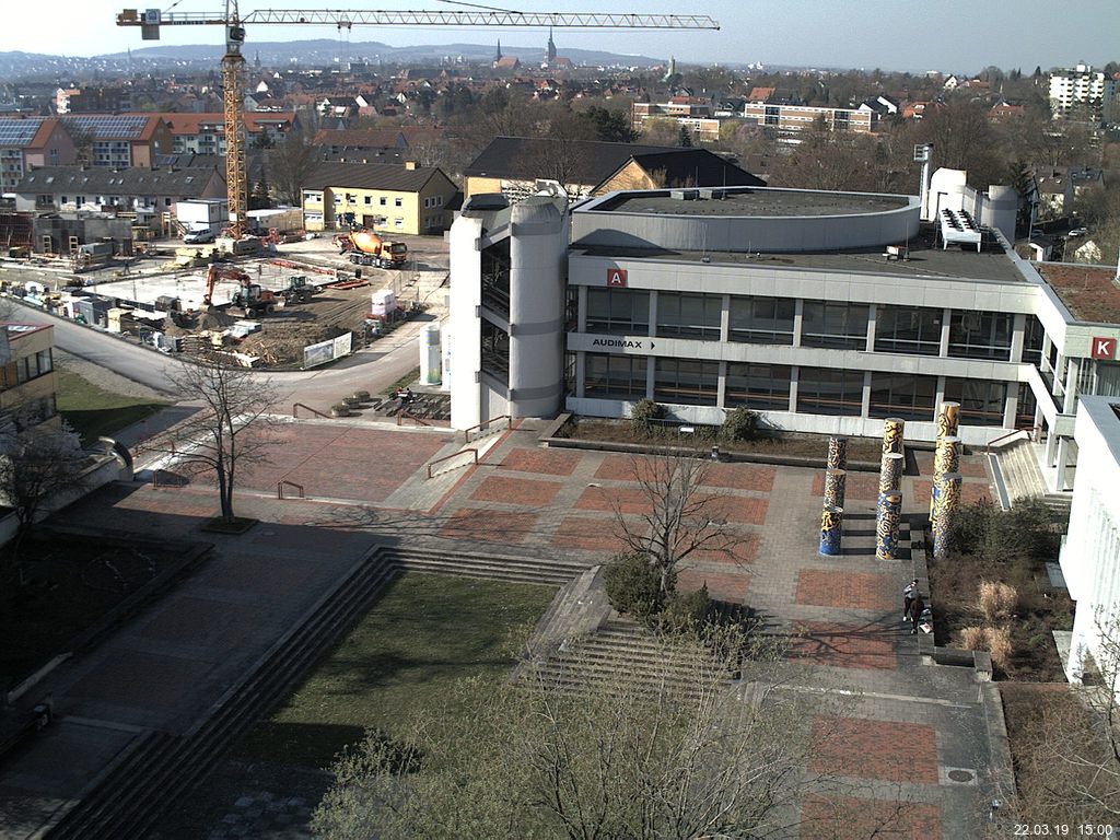 Foto der Webcam: Verwaltungsgebäude, Innenhof mit Audimax, Hörsaal-Gebäude 1