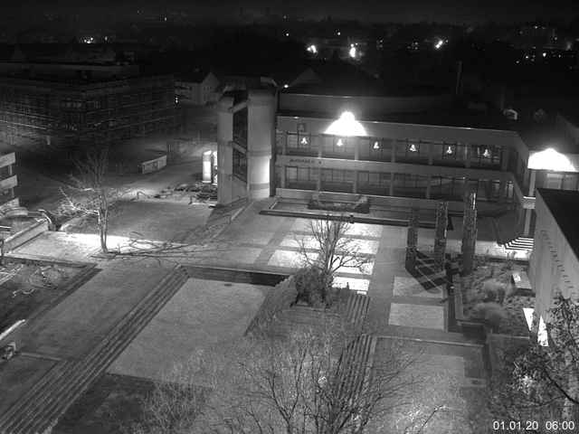 Foto der Webcam: Verwaltungsgebäude, Innenhof mit Audimax, Hörsaal-Gebäude 1